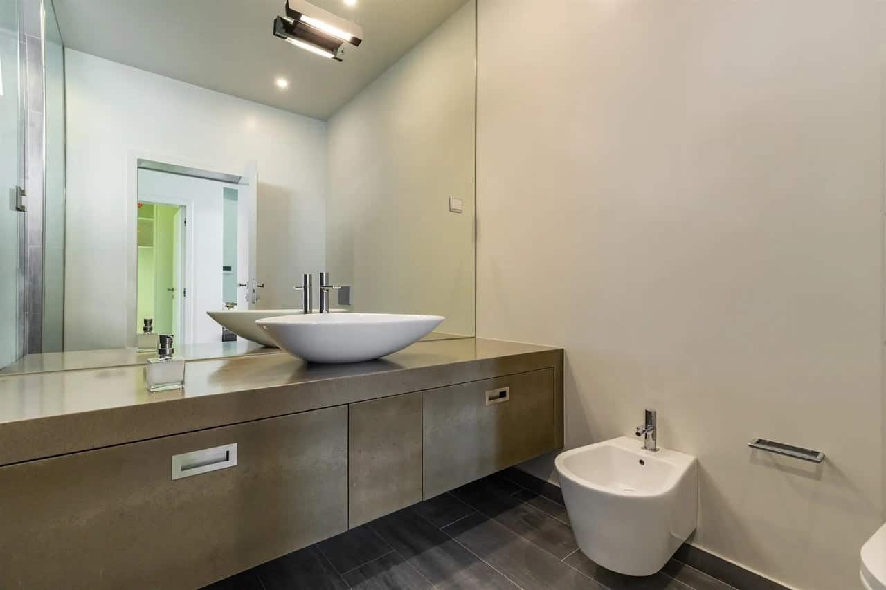 Modernes Gäste-Badezimmer