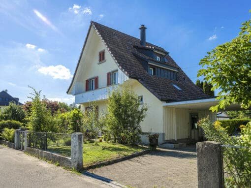 EINFAMILIENHAUS MIT GROSSEM GARTEN UND POTENZIAL in Roggwil