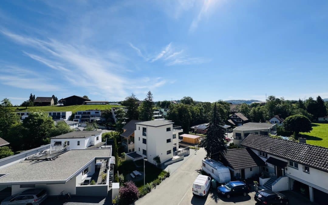 NEUWERTIGE DACHWOHNUNG in Hilfikon