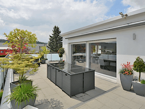 ATTIKAWOHNUNG MIT TRAUMHAFTER TERRASSE in Wohlen