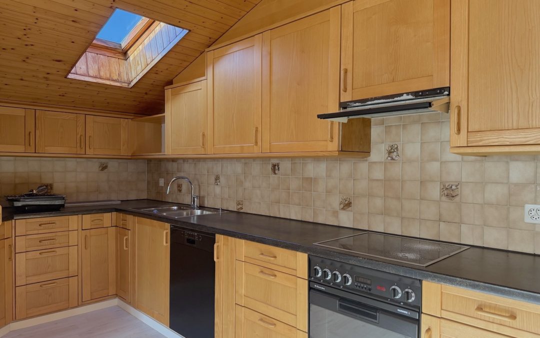 HEIMELIGE DACHWOHNUNG AN RUHIGER LAGE in Tägerig